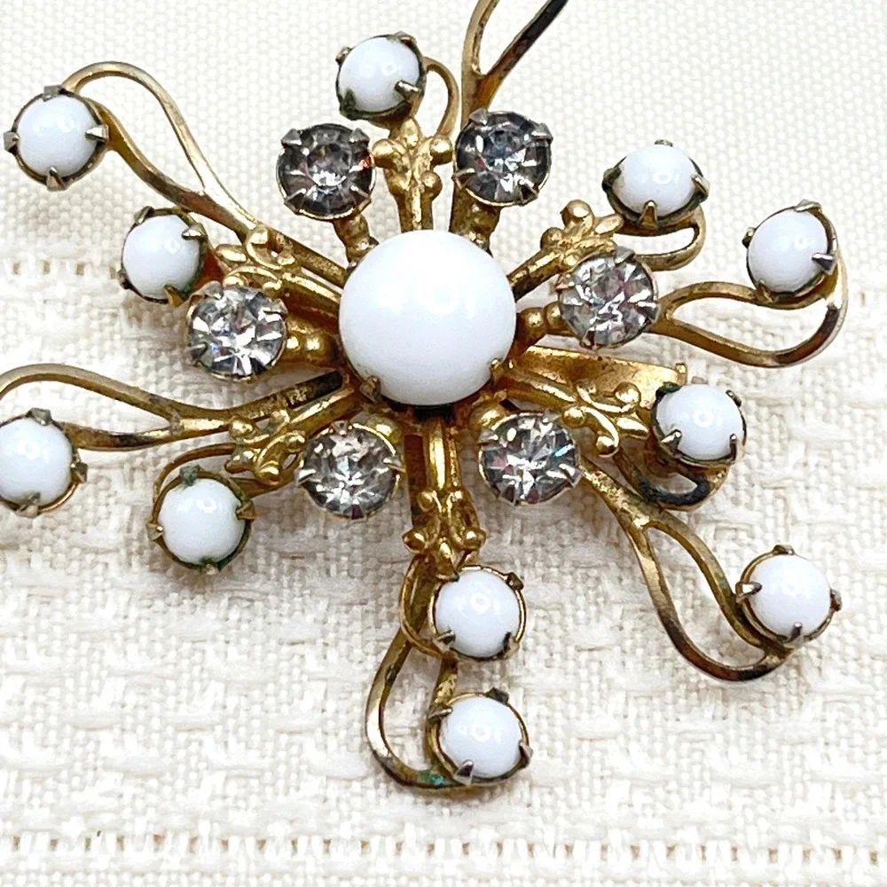 Vintage Milk Glass & Crystal Rhinestone Gold Tone Pinwheel Snowflake Brooch
